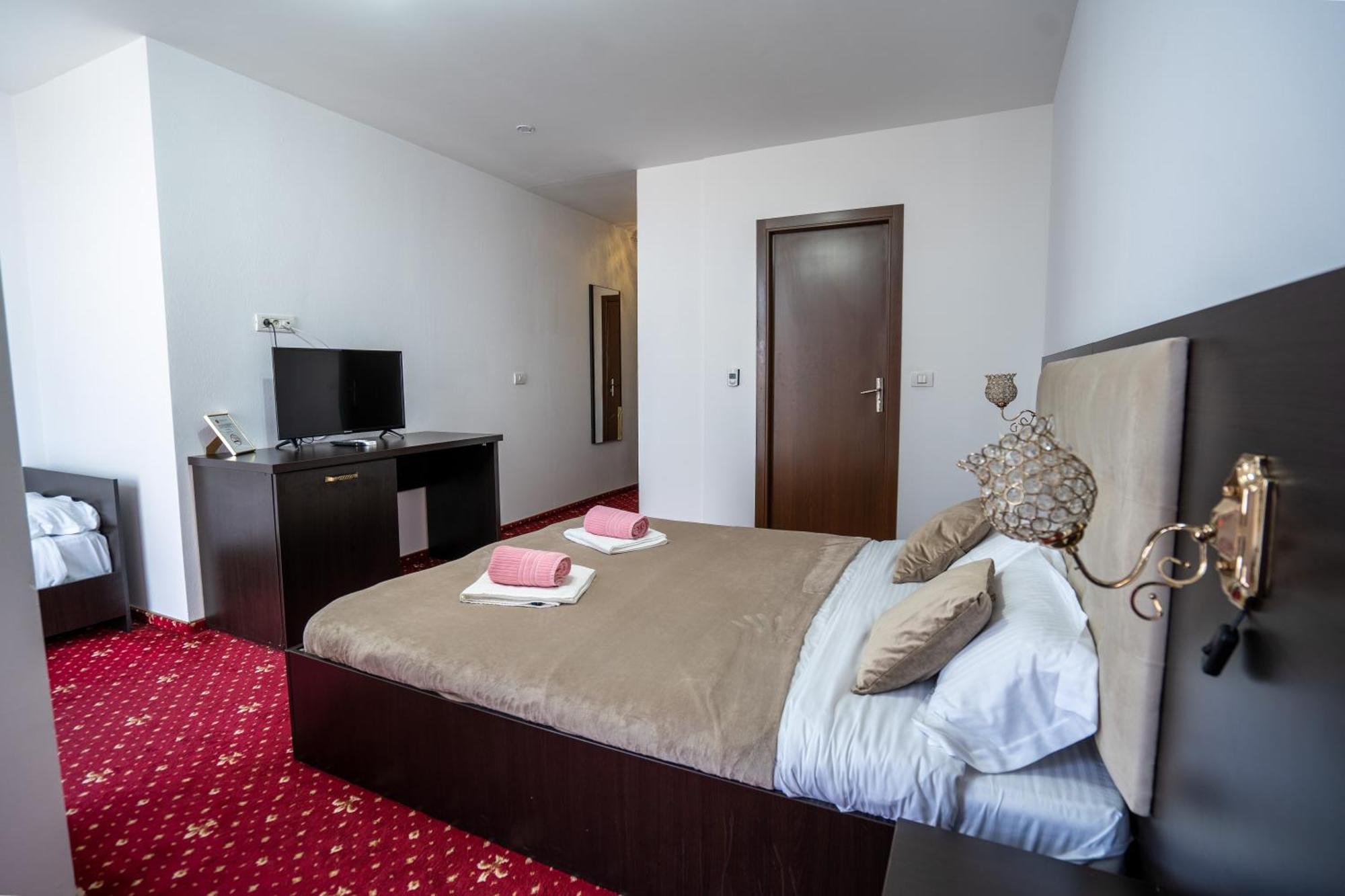 Hotel N Residence Temešvár Exteriér fotografie